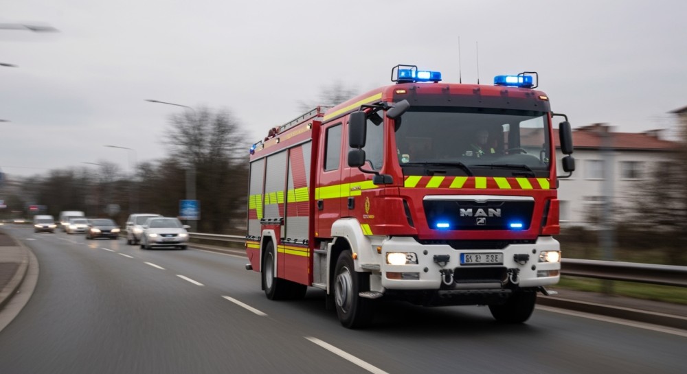 Pożar hali w Siemianowicach Śląskich opanowany, trwa dogaszanie ognia