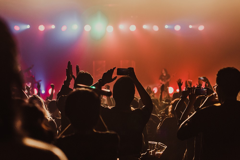 Fortepian w Rockowym Wydaniu: Niezapomniany Koncert w Parku Tradycji