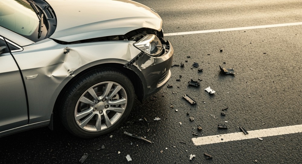 Wypadek w Kobiórze: rowerzysta w szpitalu, ruch wahadłowy wprowadzony