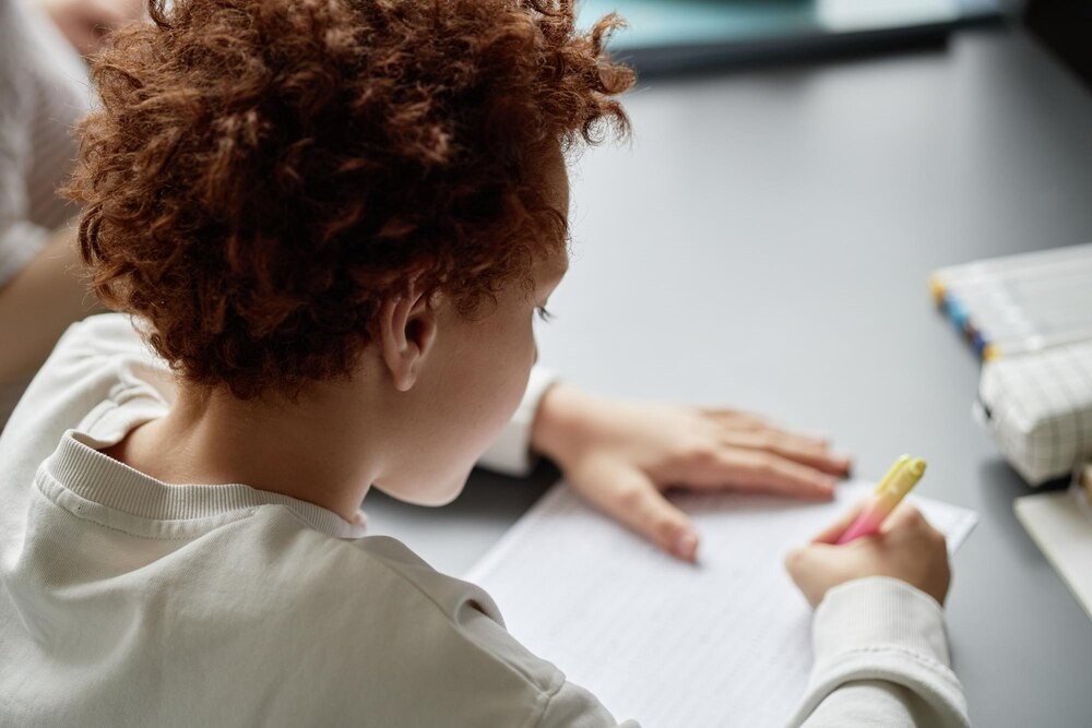 Edukacja w Piekarach Śląskich zyskuje nowy wymiar: otwarcie Zielonej Pracowni i multimedialnej biblioteki