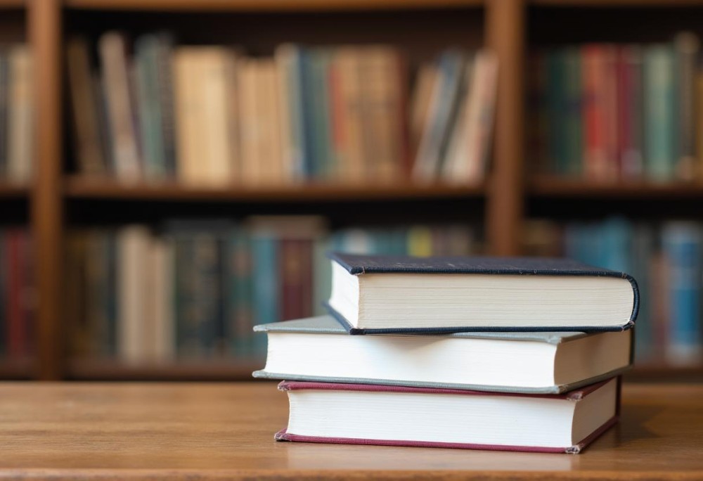 Odkryj urok „Śniadania u Tiffany’ego” Trumana Capote